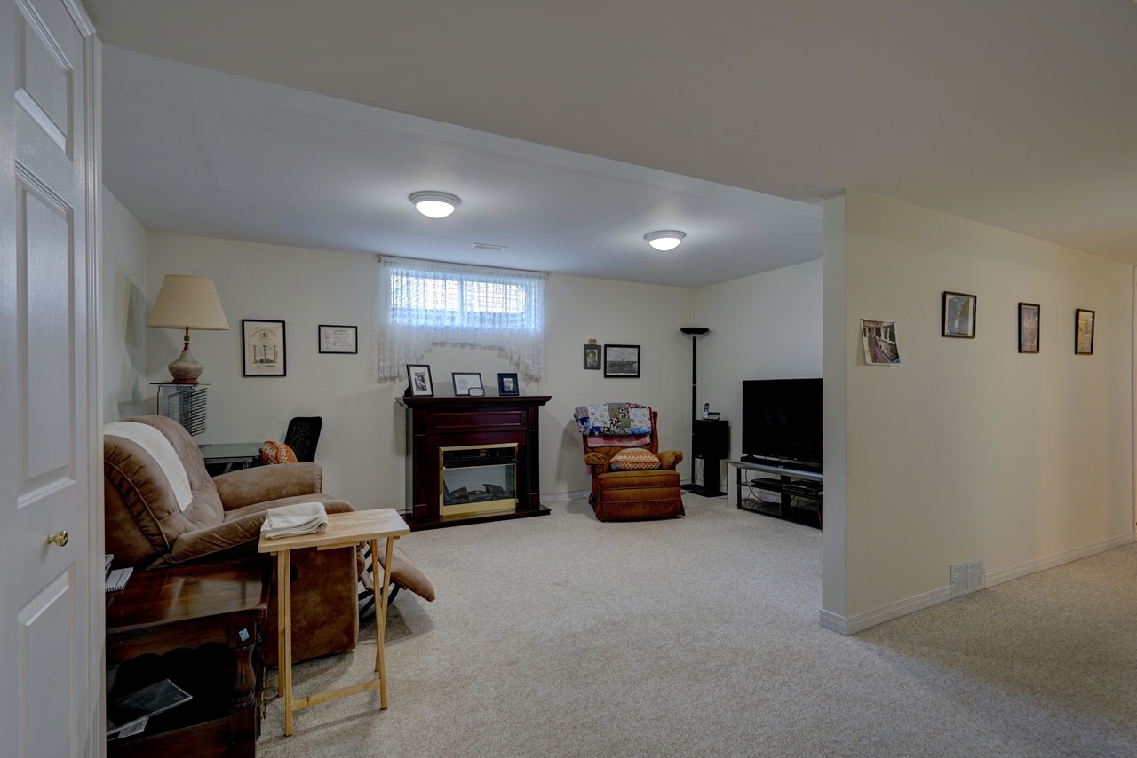 33 Abbey Dawn Drive, Bath Ontario, Canada