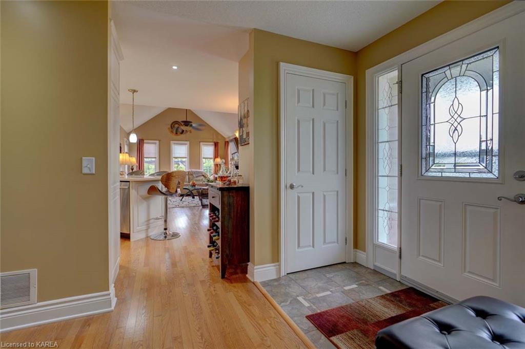 100 BRITANNIA Crescent, Bath, Ontario, Canada