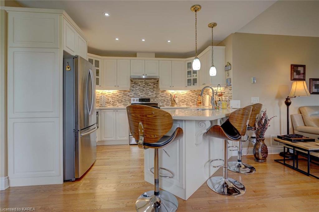 100 BRITANNIA Crescent, Bath, Ontario, Canada