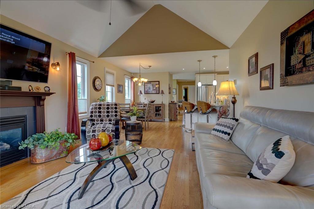 100 BRITANNIA Crescent, Bath, Ontario, Canada