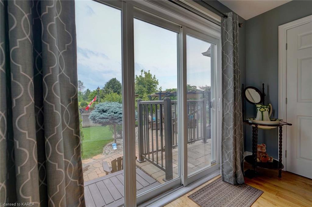 100 BRITANNIA Crescent, Bath, Ontario, Canada