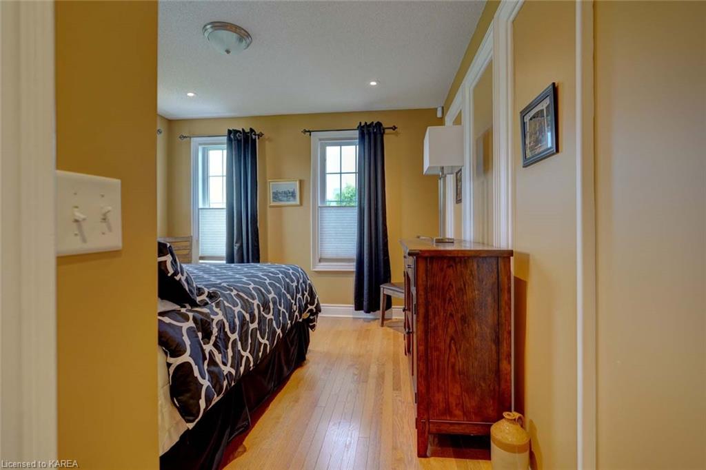 100 BRITANNIA Crescent, Bath, Ontario, Canada