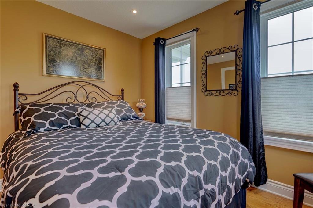 100 BRITANNIA Crescent, Bath, Ontario, Canada