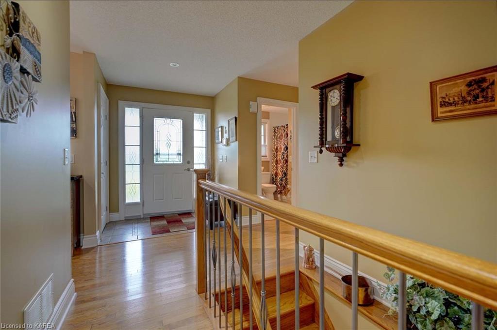 100 BRITANNIA Crescent, Bath, Ontario, Canada