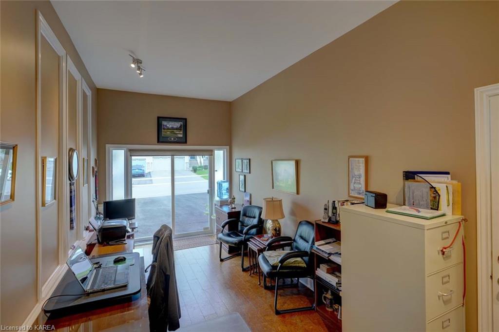 100 BRITANNIA Crescent, Bath, Ontario, Canada