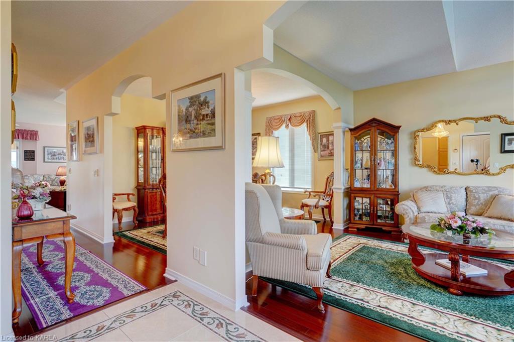 32 GLENORA Drive, Bath, Ontario, Canada