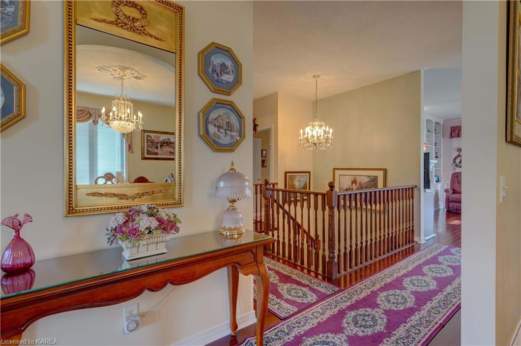 32 GLENORA Drive, Bath, Ontario, Canada