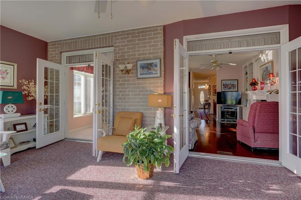 32 GLENORA Drive, Bath, Ontario, Canada