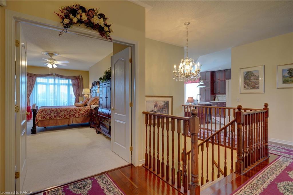 32 GLENORA Drive, Bath, Ontario, Canada