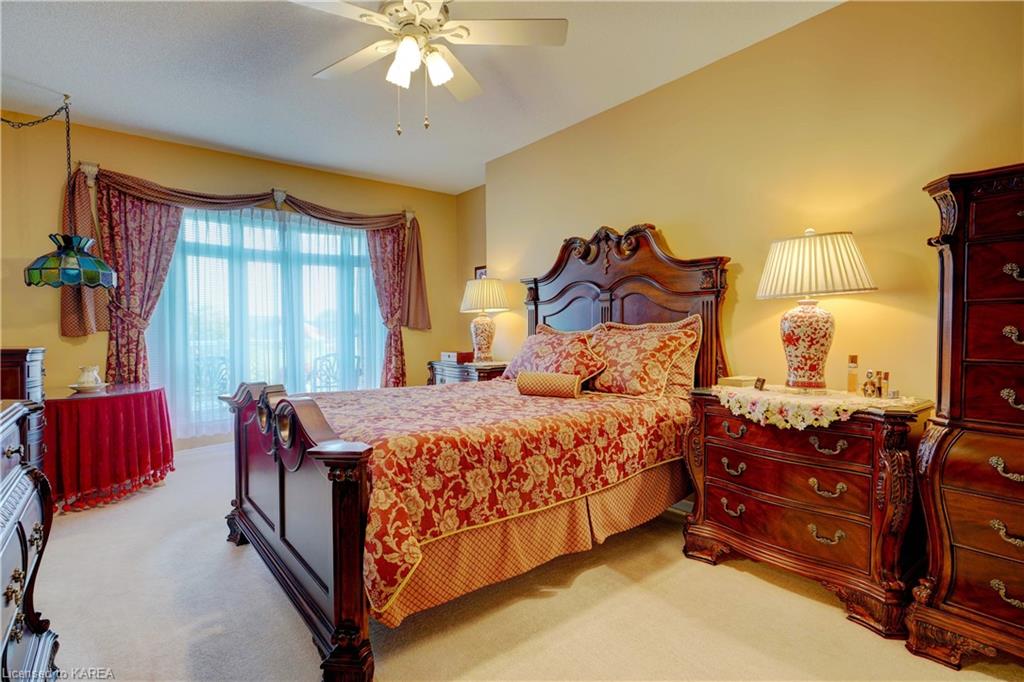 32 GLENORA Drive, Bath, Ontario, Canada