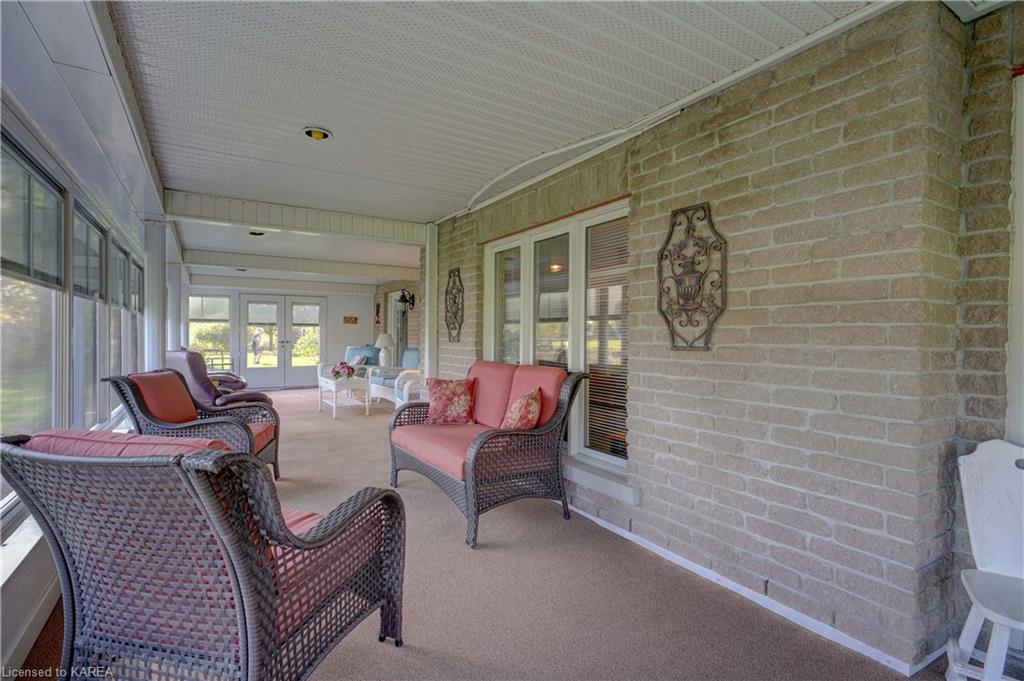32 GLENORA Drive, Bath, Ontario, Canada