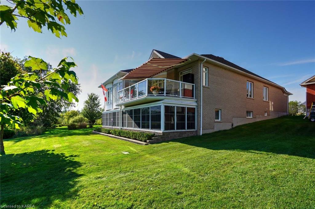 32 GLENORA Drive, Bath, Ontario, Canada