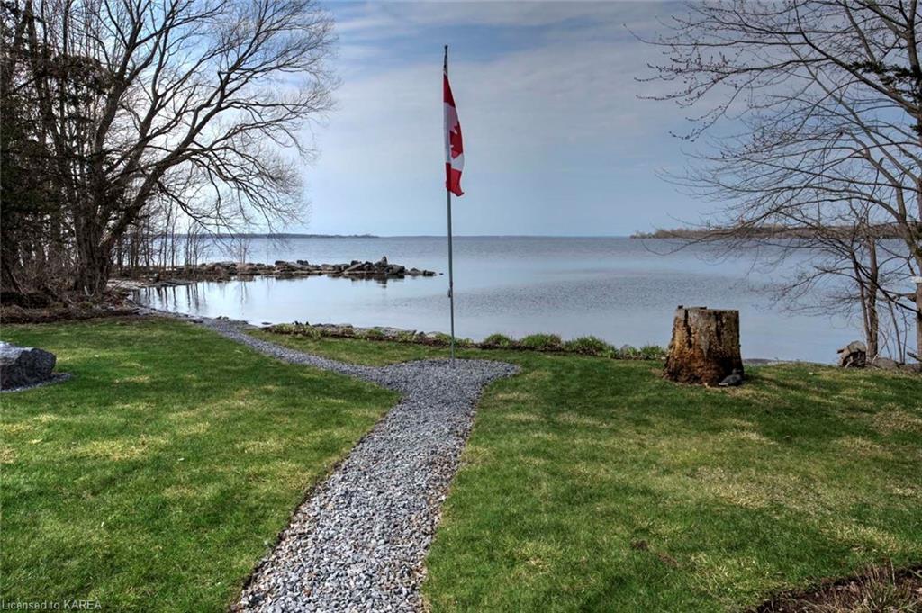 39 BAYSHORE Drive, Bath, Ontario, Canada