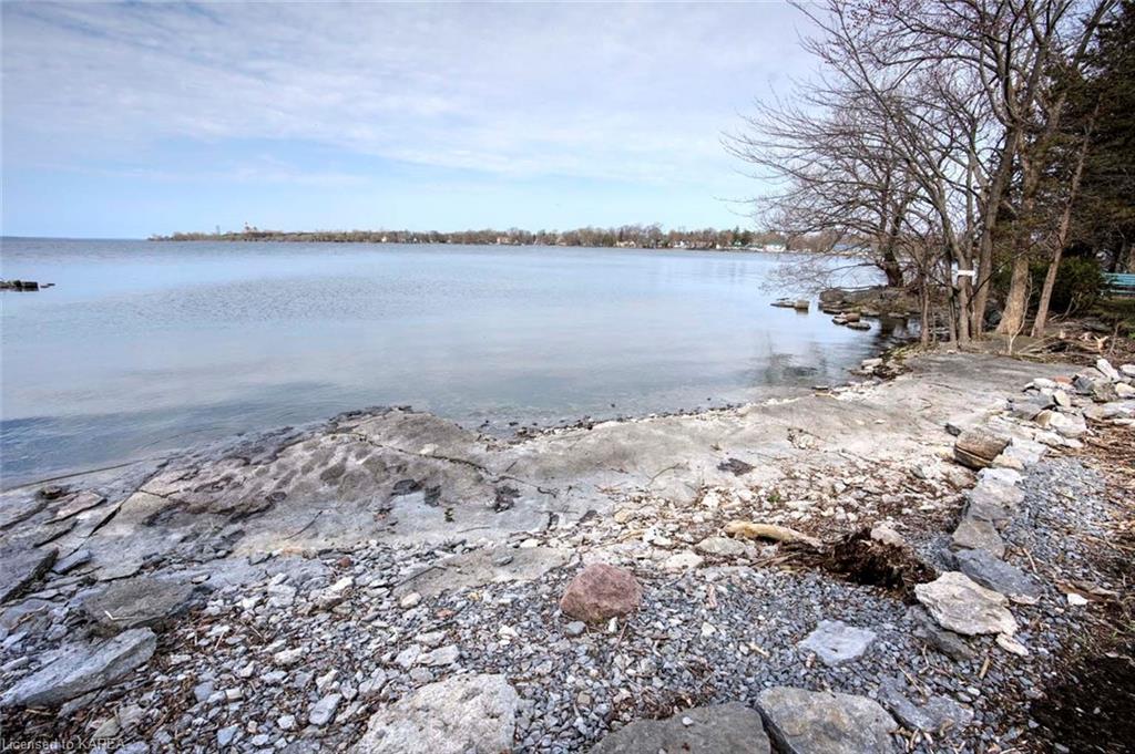 39 BAYSHORE Drive, Bath, Ontario, Canada