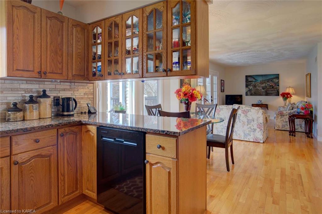 39 BAYSHORE Drive, Bath, Ontario, Canada