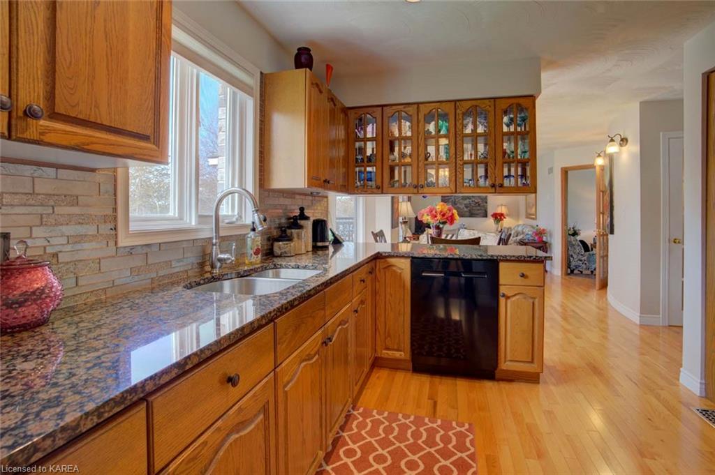 39 BAYSHORE Drive, Bath, Ontario, Canada