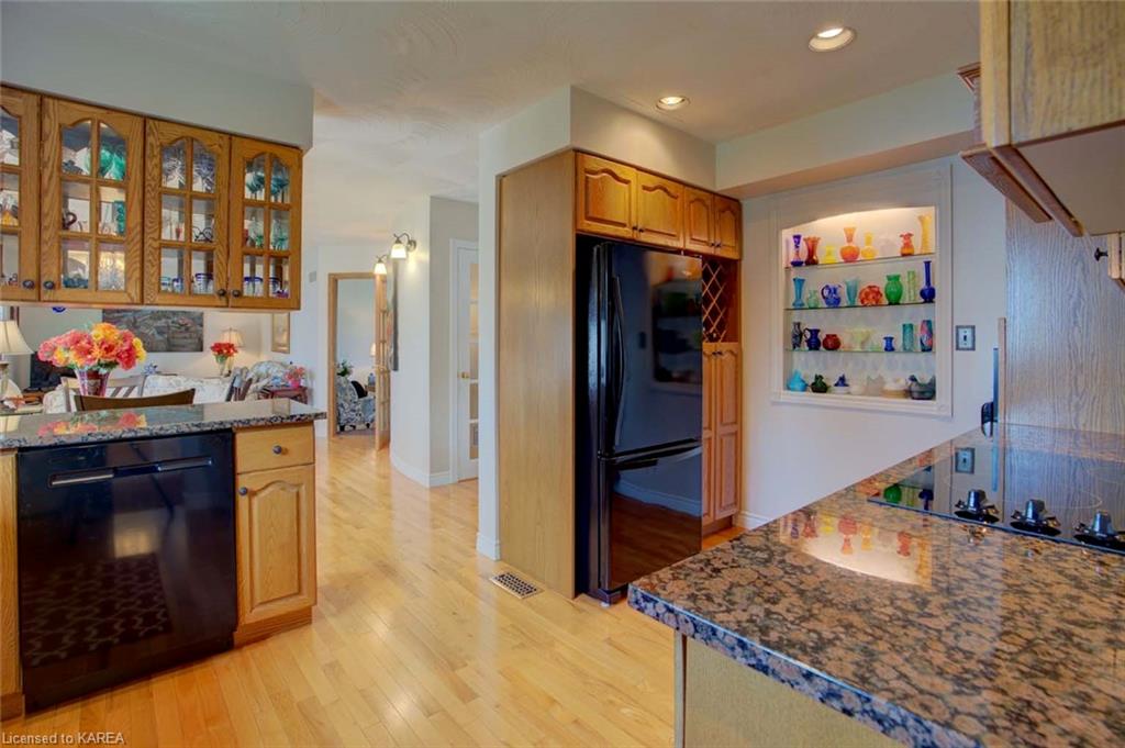 39 BAYSHORE Drive, Bath, Ontario, Canada