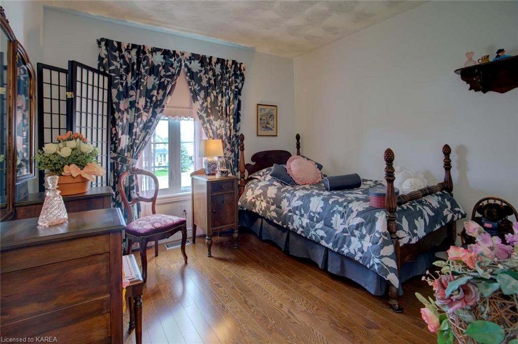39 BAYSHORE Drive, Bath, Ontario, Canada