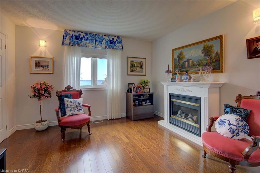 39 BAYSHORE Drive, Bath, Ontario, Canada