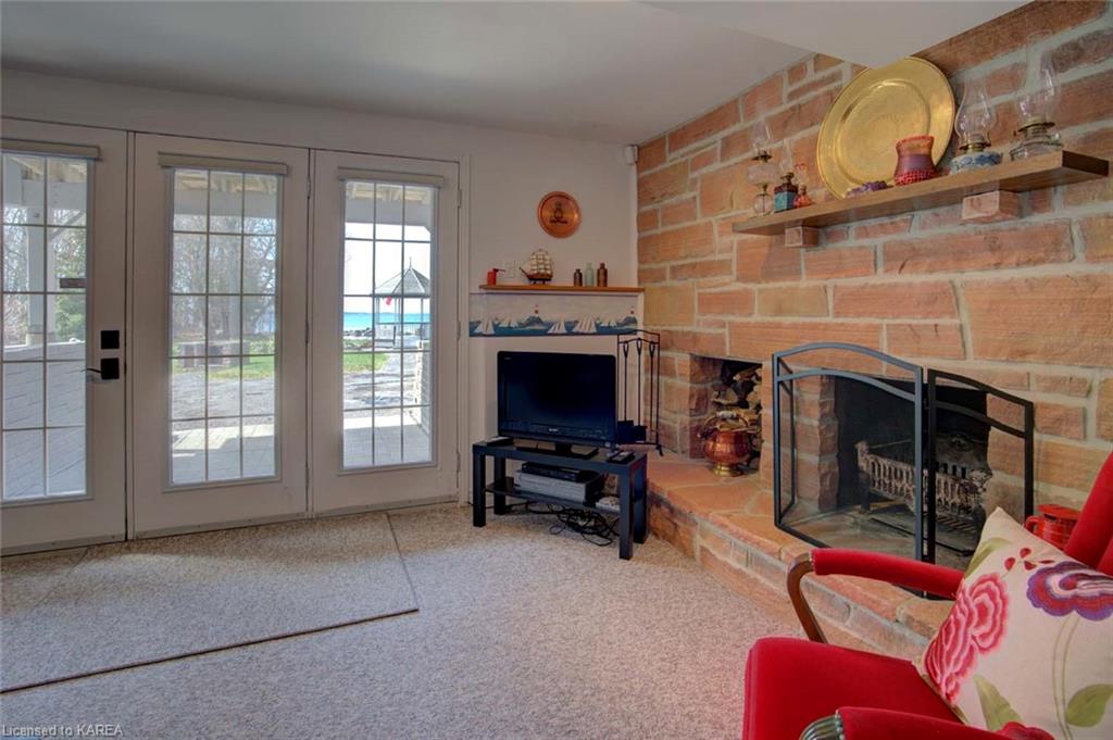 39 BAYSHORE Drive, Bath, Ontario, Canada