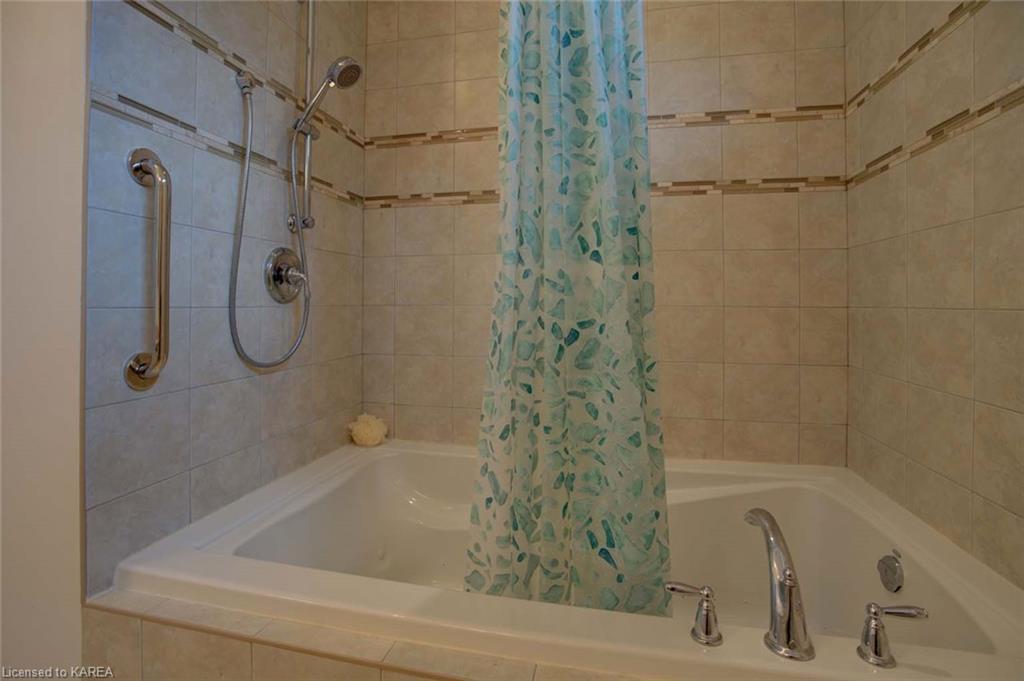 735 SOUTH SHORE Road, Napanee, Ontario, Canada