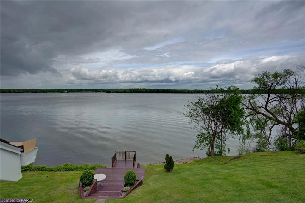 735 SOUTH SHORE Road, Napanee, Ontario, Canada