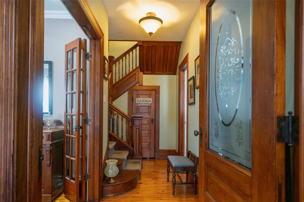 252 LONDON Road, Sarnia Ontario, Canada
