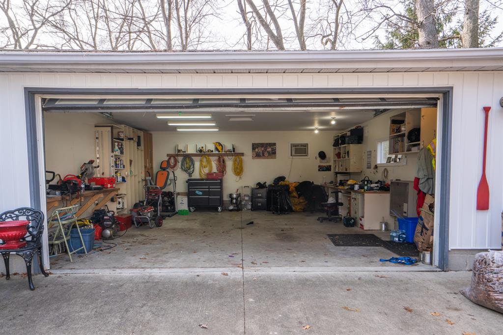 1363 CHRISTINA Street North, Sarnia Ontario, Canada