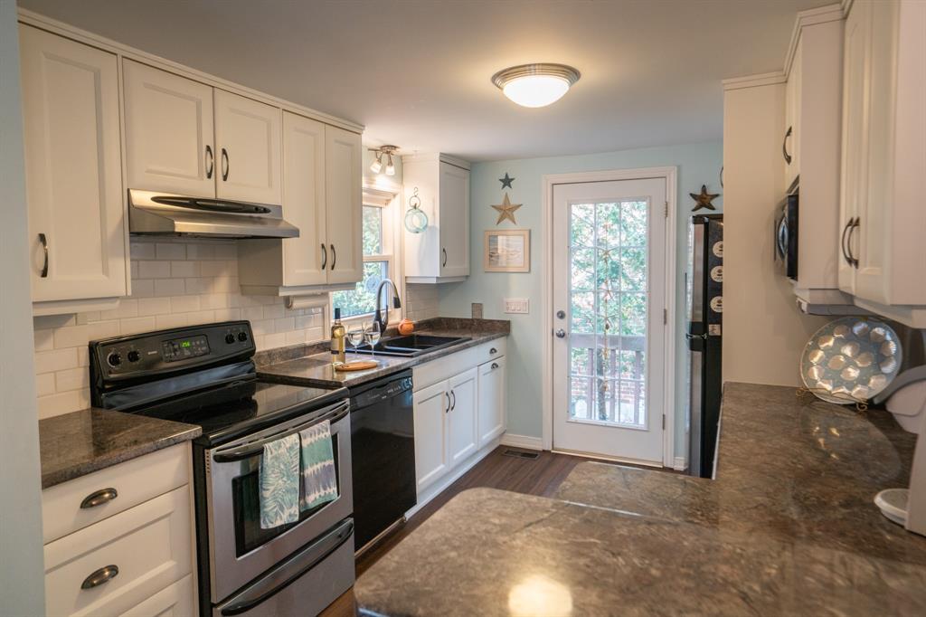 1363 CHRISTINA Street North, Sarnia Ontario, Canada