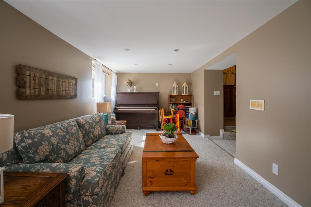 1363 CHRISTINA Street North, Sarnia Ontario, Canada