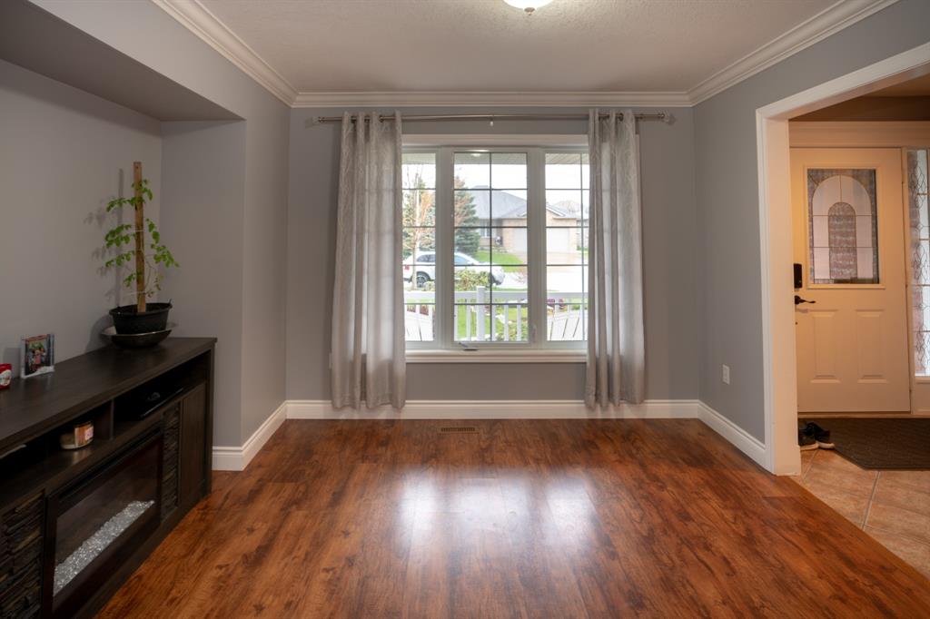 108 AUGUSTA Boulevard, Sarnia Ontario, Canada