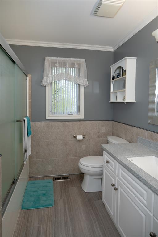 108 AUGUSTA Boulevard, Sarnia Ontario, Canada