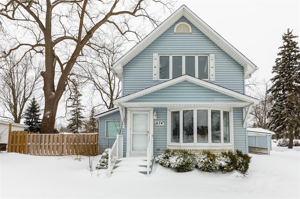 674 BROADWAY Street, Plympton-Wyoming, Ontario, Canada