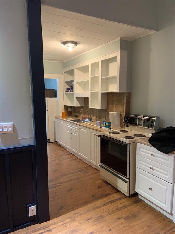 18 KING Street West, Lambton Shores, Ontario, Canada