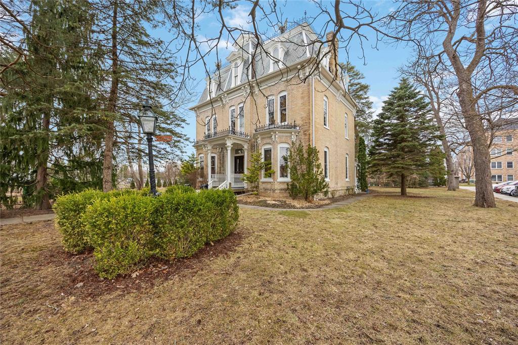 419 KING Street, Petrolia, Ontario, Canada photo 5