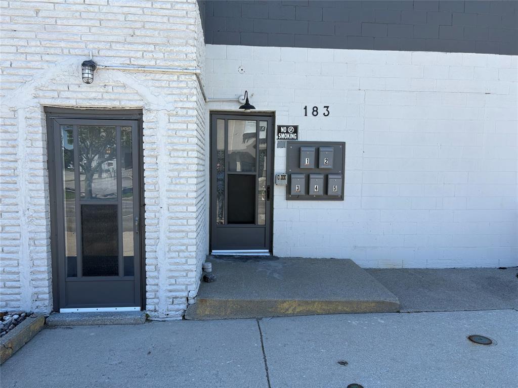 200 LOCHIEL Street, Sarnia, Ontario, Canada photo 5
