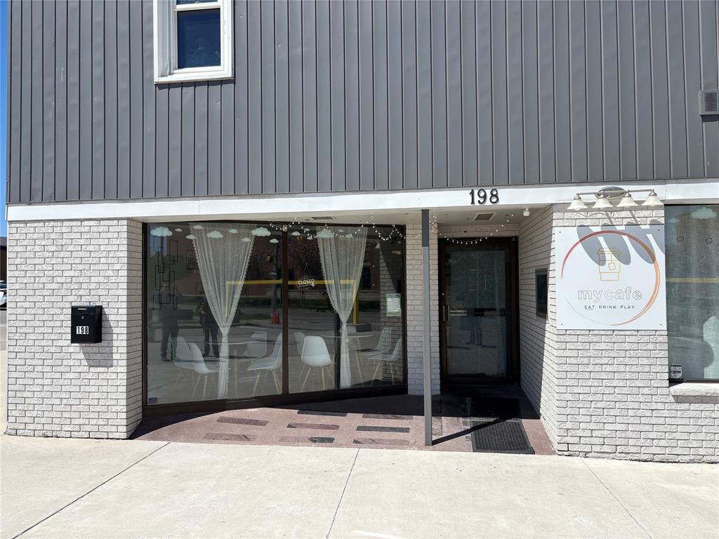 200 LOCHIEL Street, Sarnia, Ontario, Canada photo 6