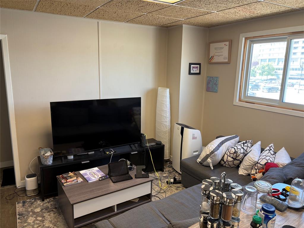 200 LOCHIEL Street, Sarnia, Ontario, Canada photo 19