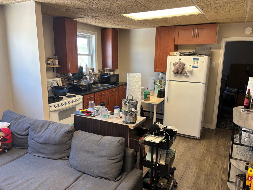 200 LOCHIEL Street, Sarnia, Ontario, Canada photo 20