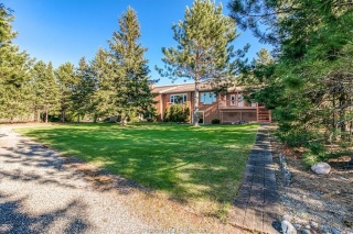 42 Bowlands Bay Road, Skead Ontario