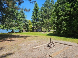 42 Bowlands Bay Road, Skead Ontario