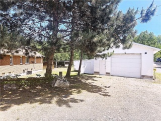 42 Bowlands Bay Road, Skead Ontario