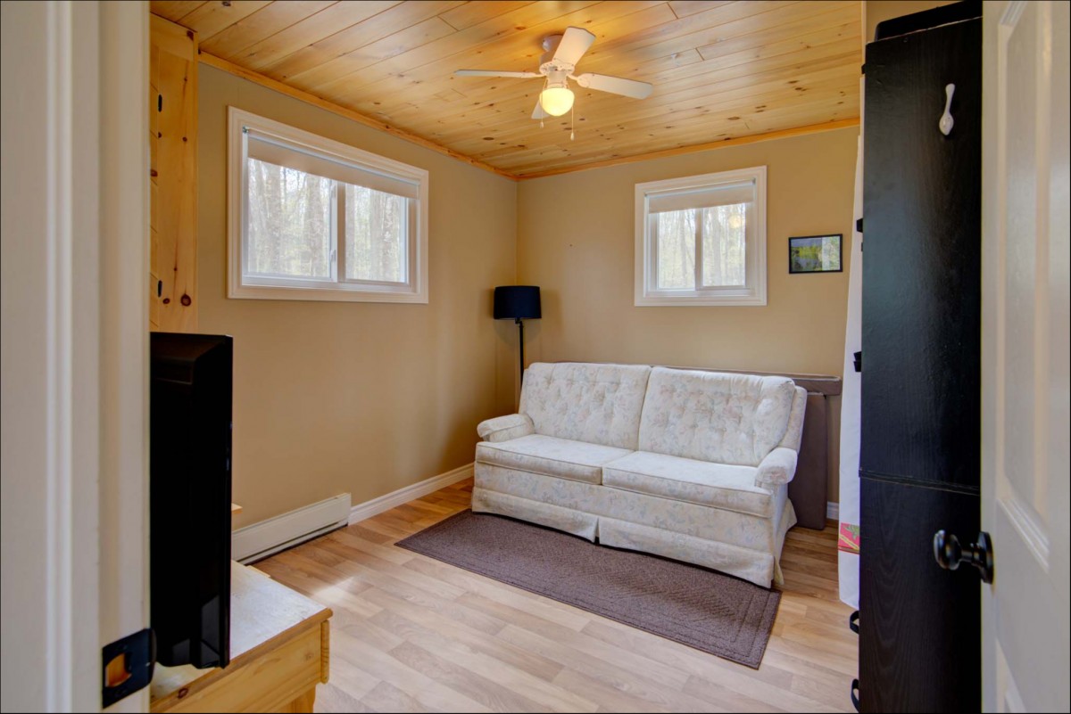 1082D Hereford Highland Lane, Farm Lake, North Frontenac, Ontario, Canada photo 10