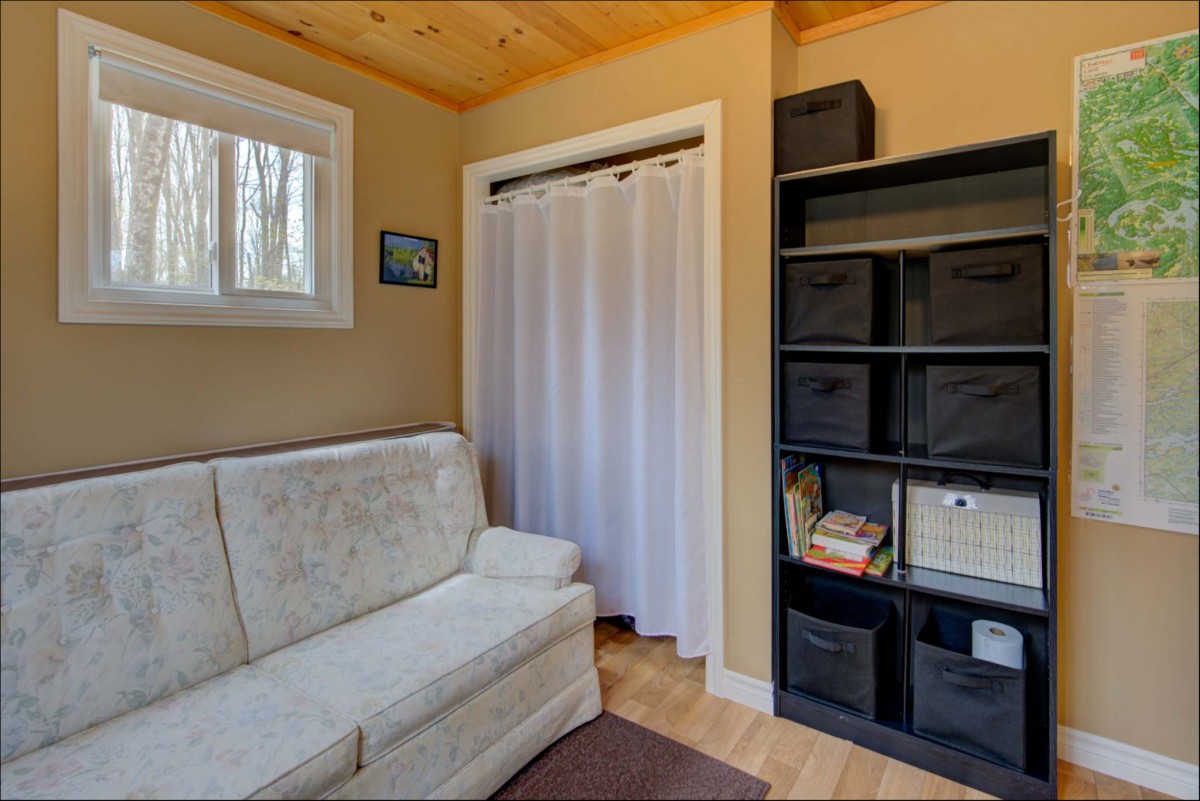 1082D Hereford Highland Lane, Farm Lake, North Frontenac, Ontario, Canada photo 11