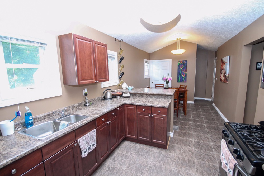 1163 MATHEWS AVE, Sarnia, Ontario, Canada photo 3