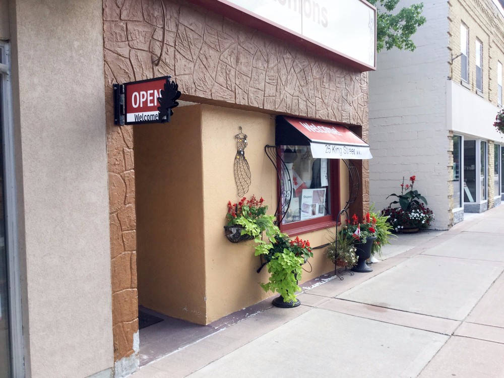 25 KING ST West, Lambton Shores, Ontario, Canada