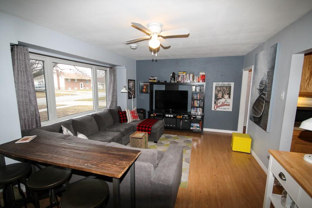 139 EVERGREEN Drive, Sarnia, Ontario, Canada photo 2