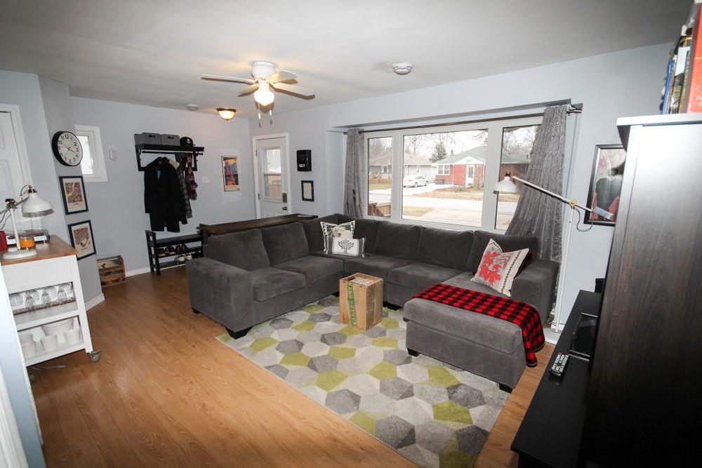 139 EVERGREEN Drive, Sarnia, Ontario, Canada photo 3