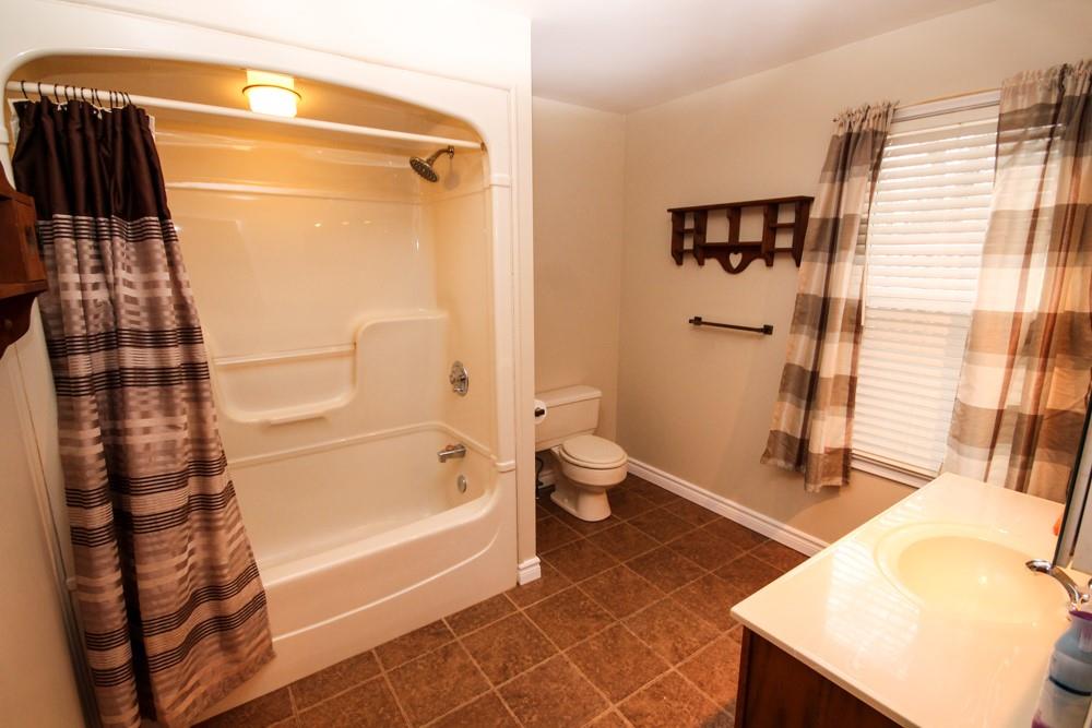 225 MARIA Street, Sarnia, Ontario, Canada photo 7