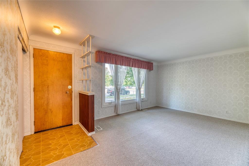 1379 MURPHY Road, Sarnia, Ontario, Canada photo 5